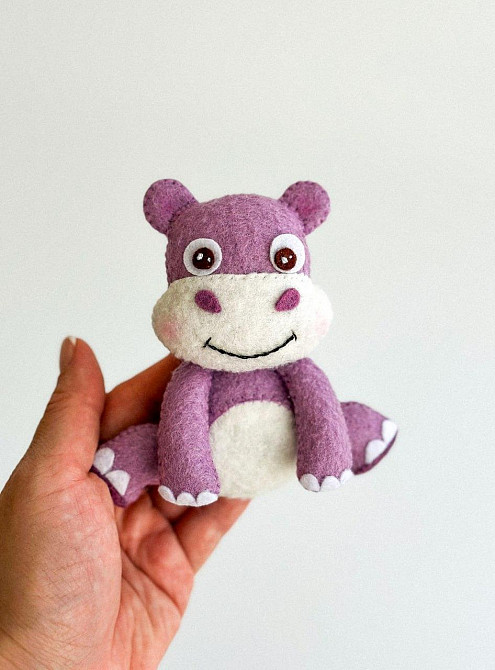 М’яка фетрова іграшка бегемот ручної роботи – безпечна розвиваюча іграшка Київ - фото 1