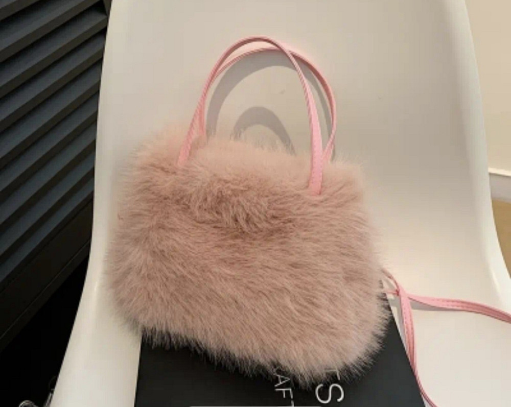 Маленька сумочка зі штучного хутра Рожева Сміла - фото 3