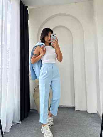 Жіночий базовий брючний костюм-двійка: жилет і штани креп костюмка Блакитний, 42/44 Одеса