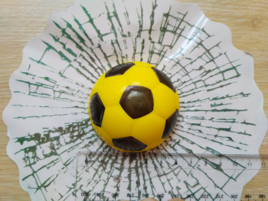 М'яч футбольний жовтий у вікні авто наклейка прикол Київ - фото 3