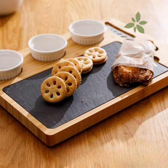 Дошка для сиру і закусок бамбукова з ножем і соусниками, менажниця дерев'яна для нарізки 34×24×2.5 см Кам'янець-Подільський