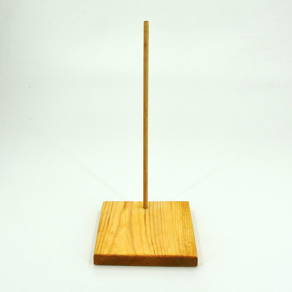 Подставка для кукол 