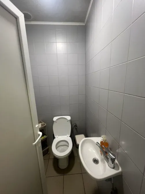 Здам в оренду магазин\офіс центр міста (Челюскіна) був офіс страхової фірми. непоганий ремонт, 6 кабінетів. Дніпро - фото 13