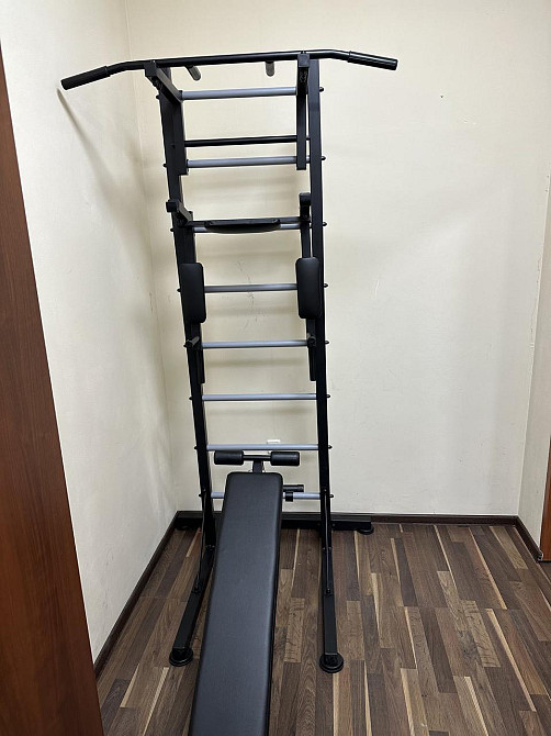 Взрослая шведская стенка Universal Black универсальная без креплений со скамьей для пресса турник брусья Каменское - изображение 9