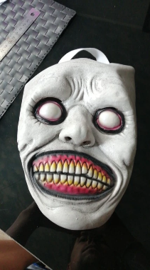 Страшна маска на Геловін RESTEQ — моторошна усміхнена маска з білими очима та шкірою, 22×18 см Київ - фото 9