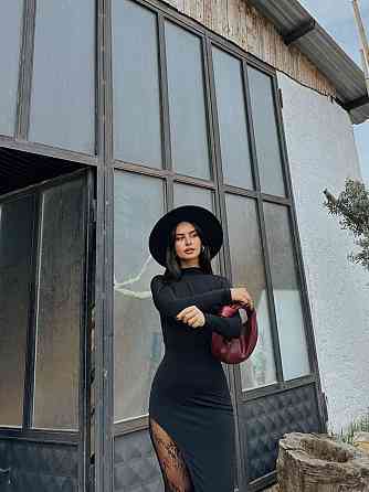 Женское элегантное платье с открытой спинкой и соблазнительным вырезом на ножке вискоза Одесса