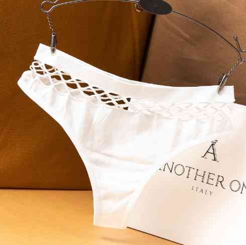 Набір стрінгів (рожеві, чорні, білі) - розмір 42-44, нейлон, спандекс Київ