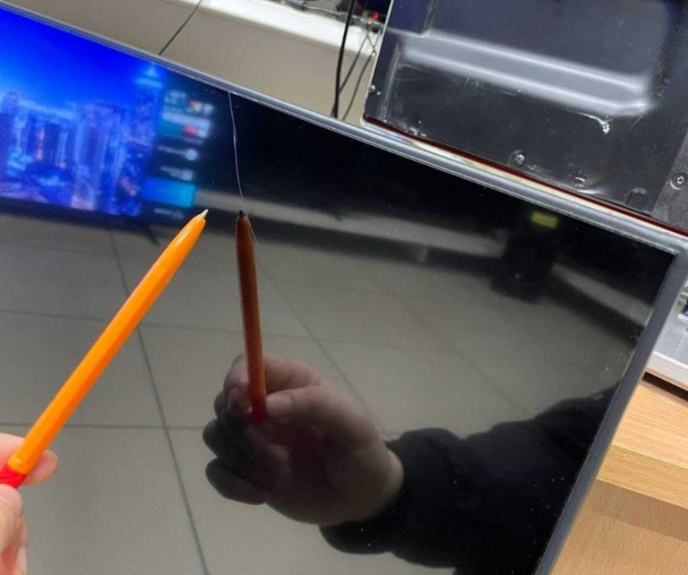 Телевизор Безрамный: 65