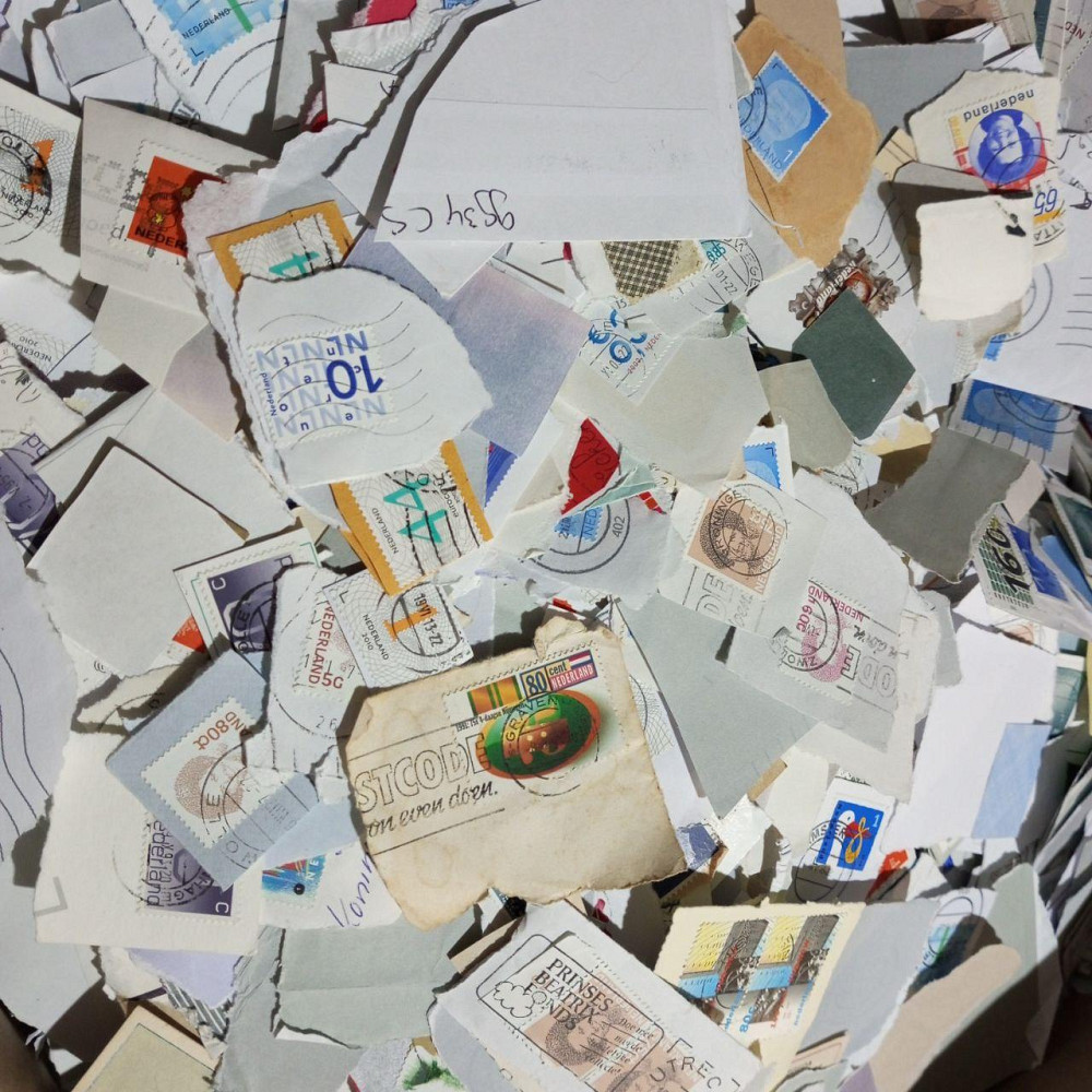 ГОРА МАРОК. Нидерланды. 1 килограмм ! Вырезка с конвертов (стандарт) 3 Полтава - изображение 1