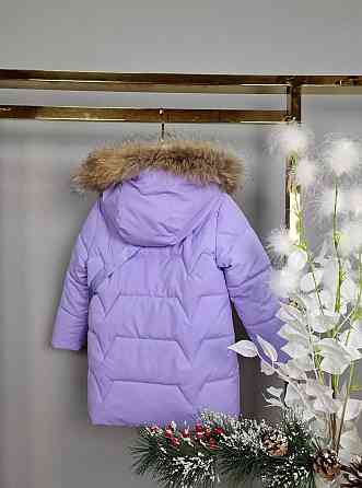 Детская сиреневая зимняя куртка на девочку с натуральным мехом с сумкой на холофайбере 98 Николаев