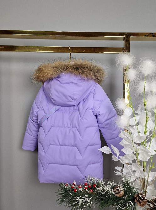Детская сиреневая зимняя куртка на девочку с натуральным мехом с сумкой на холофайбере 98 Николаев - изображение 2