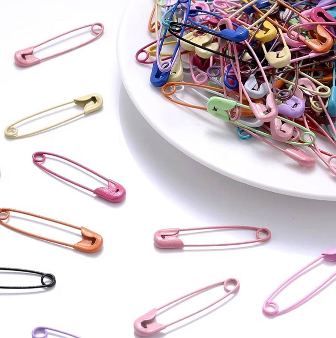 Набір шпильок 30 шт різнокольорові металеві маленькі для рукоділля Київ - фото 1