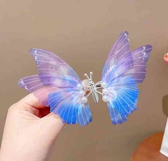 Заколка метелик з рухливими крильцями Смела