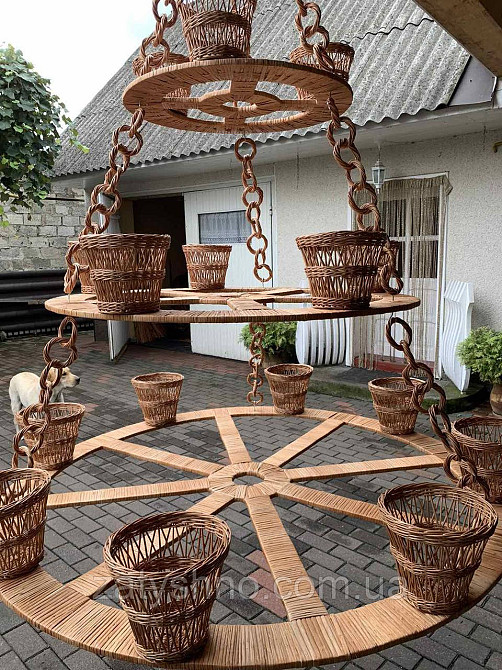 Велика плетена люстра (190) біля високої будівлі Київ - фото 8