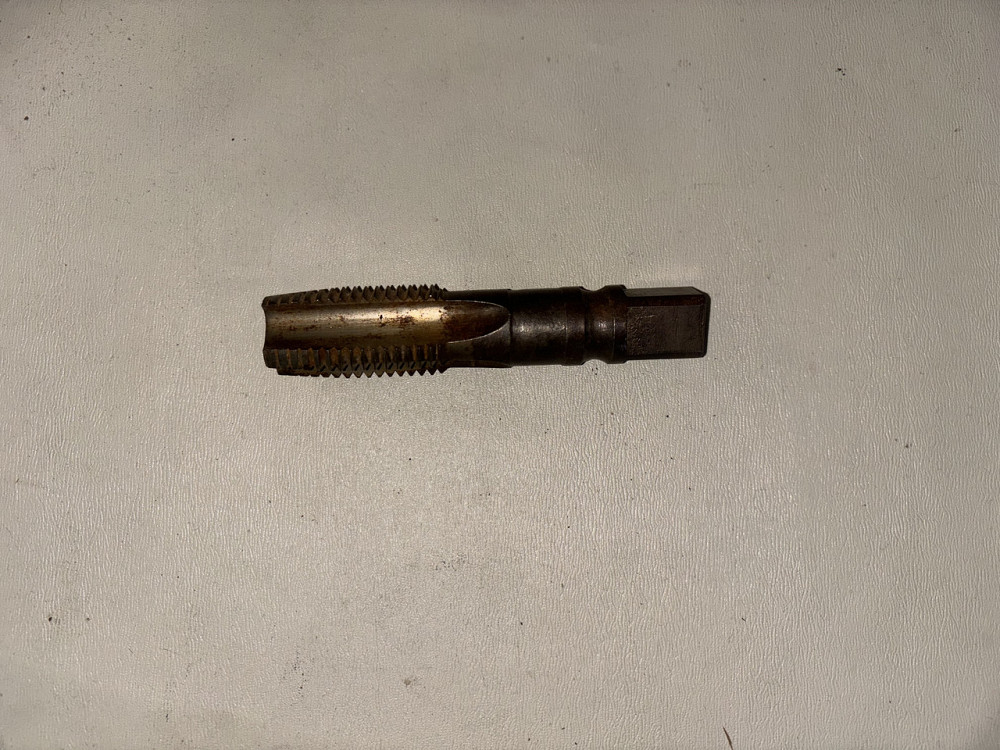 Метчик машинно-ручной М27Н2Л. СССР. Харьков - изображение 1