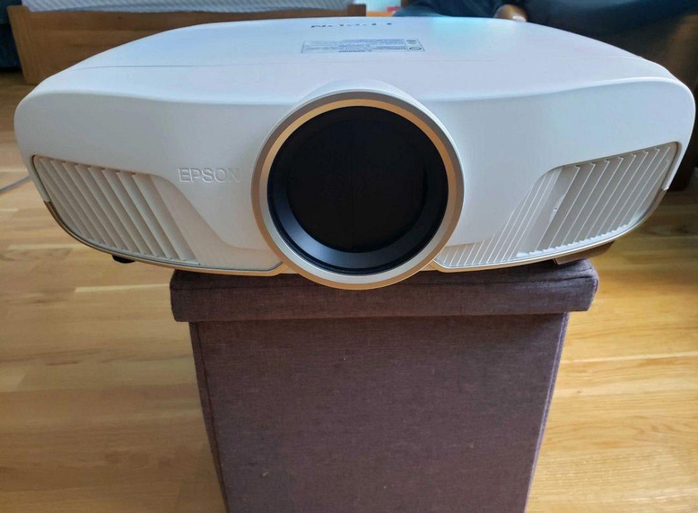 Проектор EPSON 5040ub 4K PRO-UHD 2500 Lumens 1 000 000:1 EH-TW9300 Киев - изображение 1