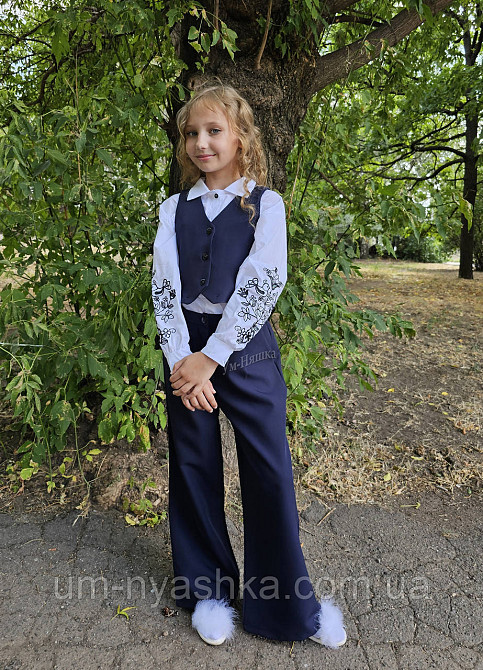 Школьный брючный костюм с жилеткой р.128-152 Кривой Рог - изображение 4