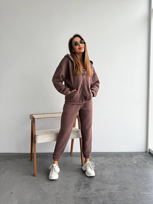 Жіночий прогулянковий костюм-трійка: кофта топ і штани Капітон Шоколадний, 46/48 Одеса - фото 5