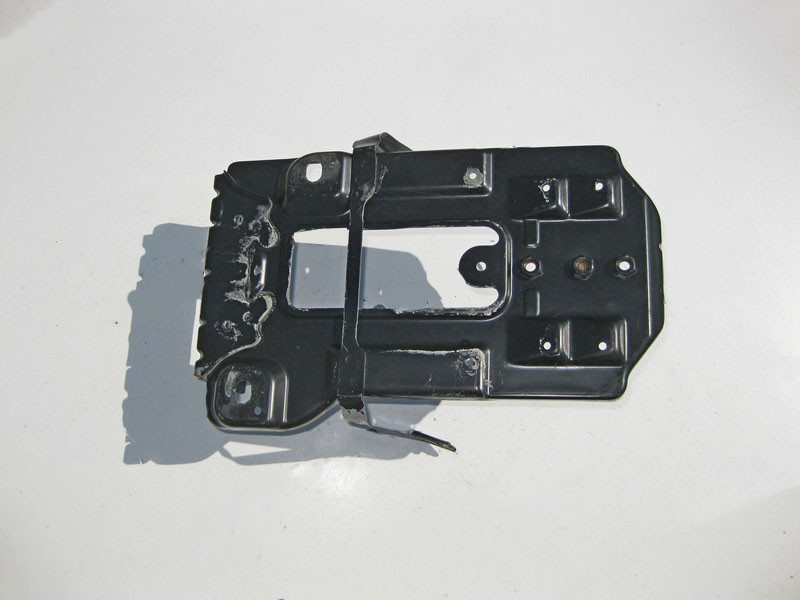 Mercedes-Benz  A2216201018 Кронштейн АКБ у моторному відсіку S-Class W221 Одесса - изображение 2