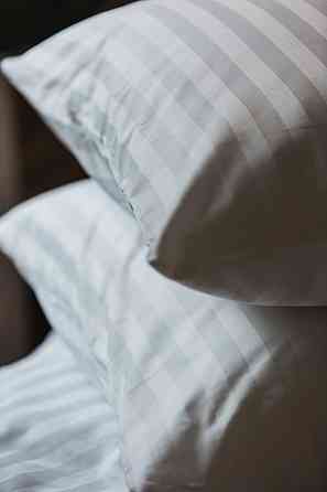 Комплект постільної білизни Ecotton полуторний 150х215 см готельний із Страйп-сатину з 1 наволочкою білий полоска 2х2 см Коломия