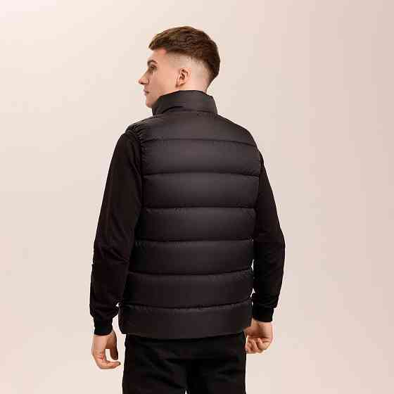 Чоловіча чорна жилетка Pobedov Puffer Київ