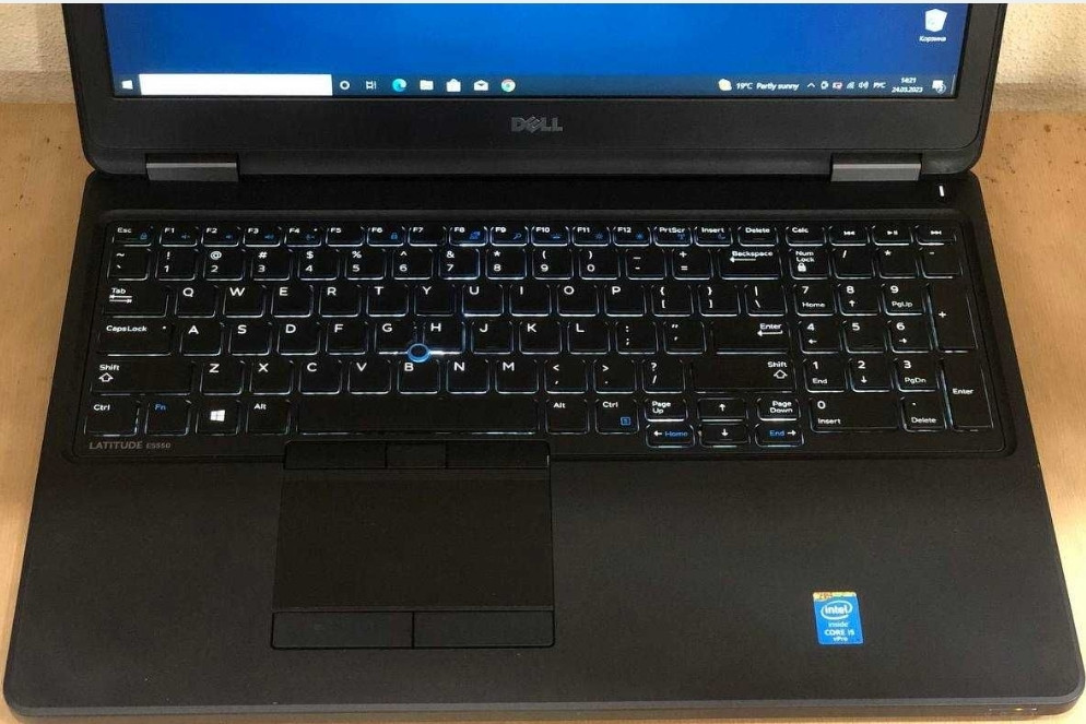 Ноутбук DELL Latitude 5550 15.6