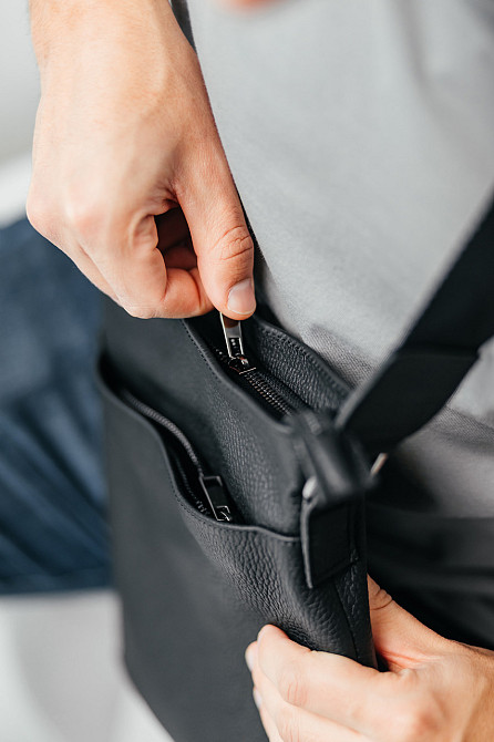 Чоловіча барсетка, чорна сумка через плече з натуральної шкіри, класичний месендджерMasterSem Київ - фото 5