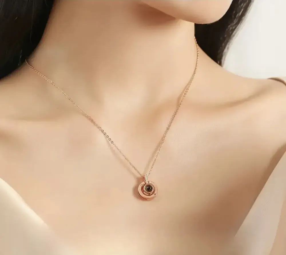 New Кулон подвеска с проекцией I love you Я тебя люблю на 100 языках мира в форме сердца Коломыя - изображение 3