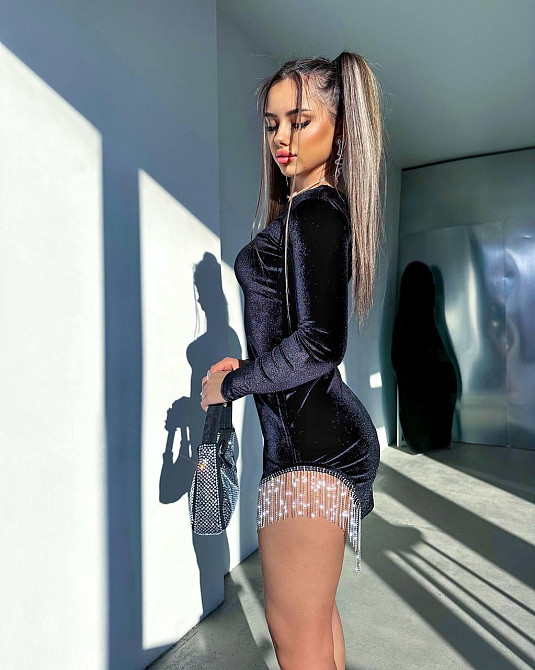 Жіноча стильна святкова міні-сукня з королівського оксамиту Одеса - фото 4