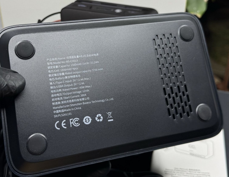 4 в 1 бустер+компресор+павербанк+ліхтар Baseus jump starter пусковий Киев - изображение 4