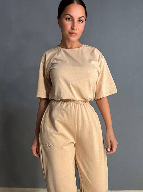 Костюм женский CAPPITONE 101213 футболка оверсайз и брюки джоггеры с надписью бежевый, бежевый, S Киев - изображение 3