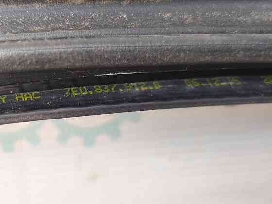 Ущільнювач дверей передньої правої VW T5 2010-2015 (7E0837912B) Ковель