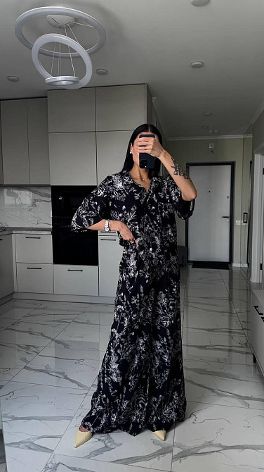 Жіночий легкий принтований костюм-трійка: хустка, сорочка та штани софт Чорний Одеса - фото 3