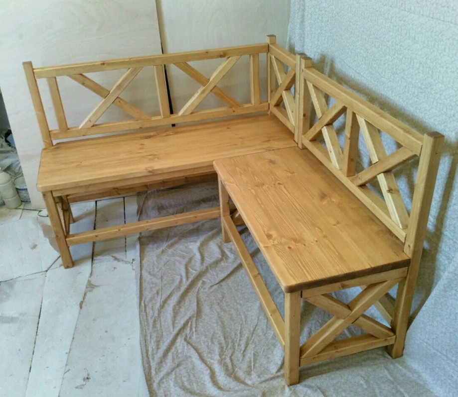 Угловая кухонная скамейка 