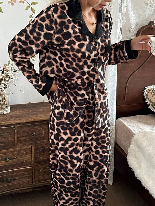 Женская леопардовая пижама двойка: рубашка и штаны софт шелк Одесса - изображение 2