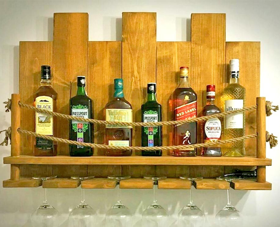 Настенная винная полка 