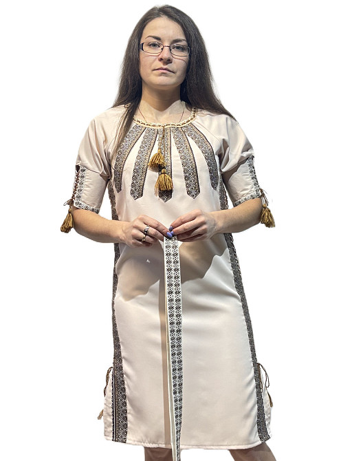 Женское вышитое традиционное платье с регулирующейся шнуровкой по бокам с коричневым орнаментом Киев - изображение 2