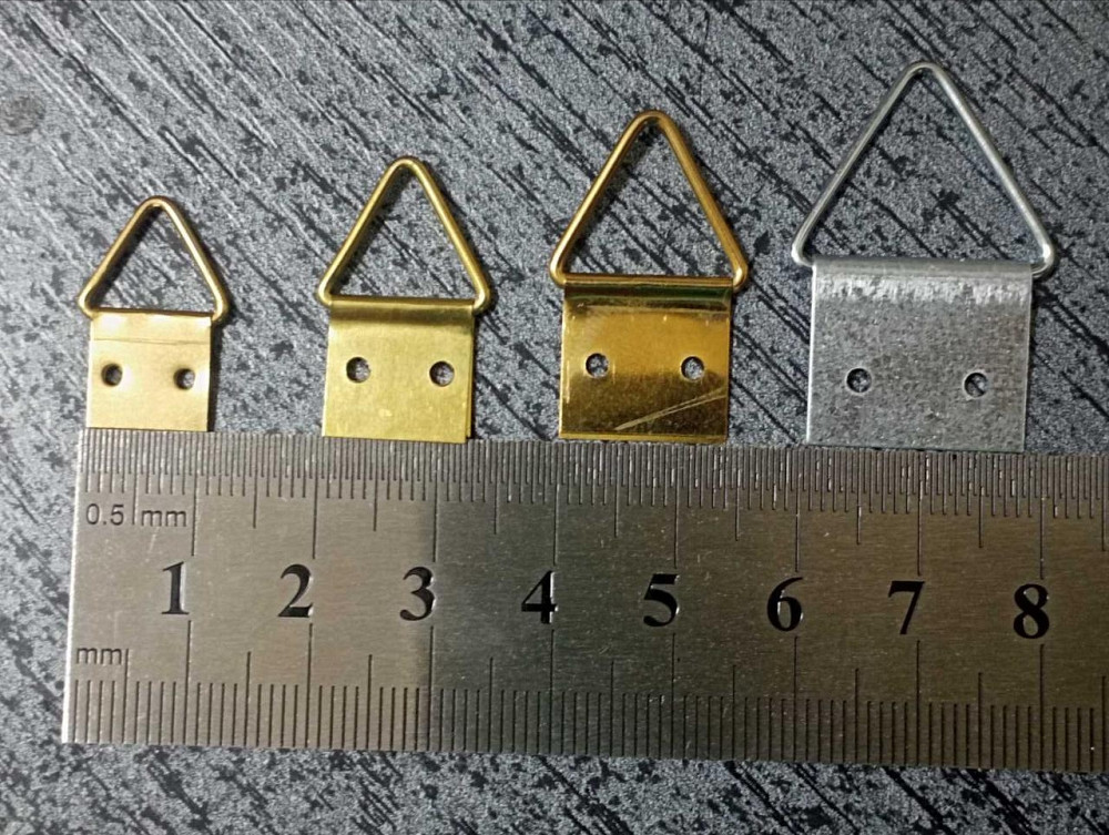 Вушко для підвішування картин трикутне ламане 18мм білий оцинк "UM" Київ - фото 1