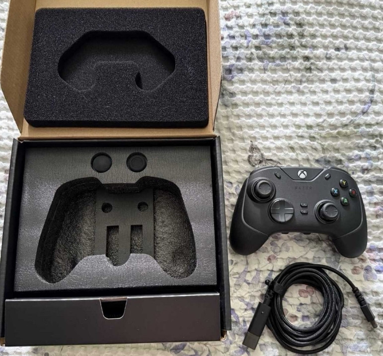 Геймпад Razer Wolverine v2 Chroma Київ - фото 1