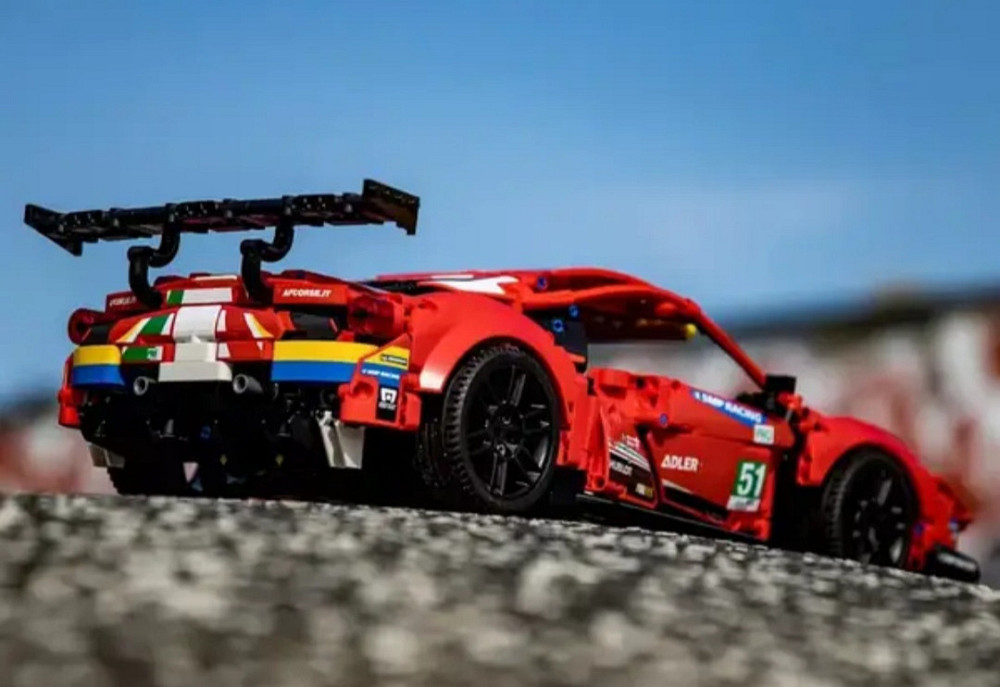 Конструктор Technic Ferrari 488 GTE AF CORSE 1677 деталей маштаб 1:10 Феррарі червона Корса Киев - изображение 2