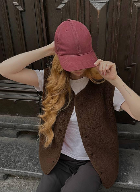 Женская стильная повседневная теплая жилетка Коричневый Одесса - изображение 1