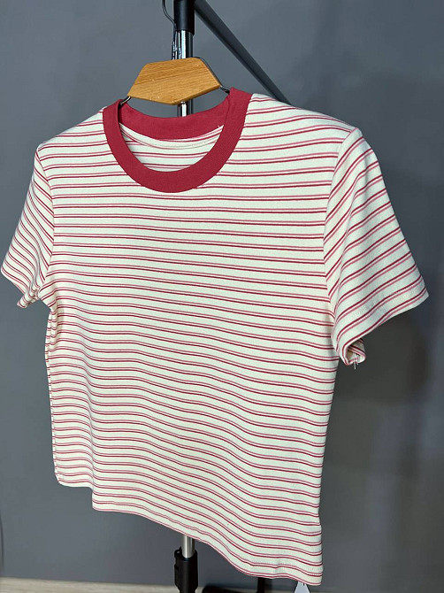 Футболка жіноча A-N 25189 в смужку базова модель середня довжина one size, бордовий, one size Київ - фото 10