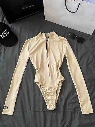 Жіночий стильний базовий боді з ніжного мікродайвінгу. Беж Одеса