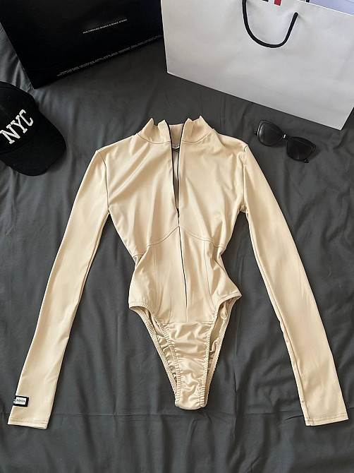 Женский стильный базовый боди из нежного микродайвинга. Беж Одесса - изображение 3