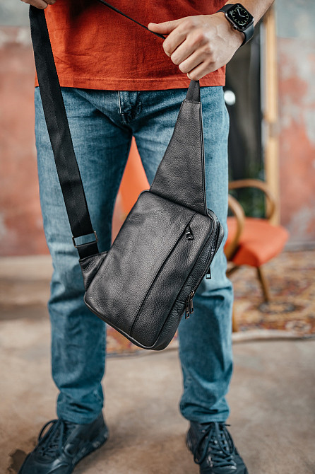 Мужской черный слинг, Сумка на грудь из натуральной кожи, Кожаная вместительная черная сумкаMasterSem Киев - изображение 4