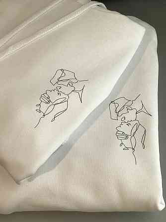 Парные толстовки с капюшоном для парня и девушки c оригинальным принтом Черновцы