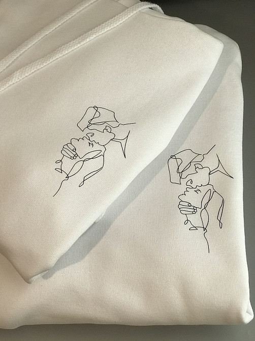 Парні толстовки з капюшоном для хлопця та дівчини з оригінальним принтом Чернівці - фото 1