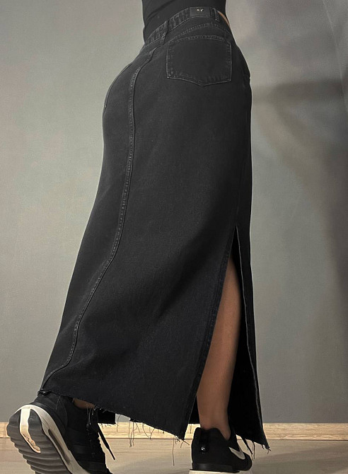 Спідниця жіноча Zeo Basic 3810 джинсова розрізи по боках довга чорна, чорний, 32 Київ - фото 3