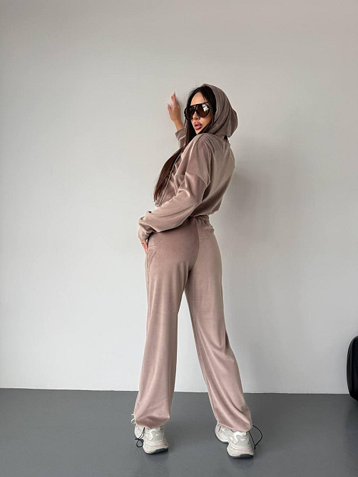 Женский прогулочный велюровый костюм двойка Бежевый, 46/48 Одесса - изображение 5