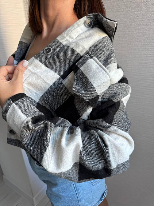 Жіноча тепла оверсайз сорочка в карту на ґудзиках кашемір Чорний Одеса - фото 5